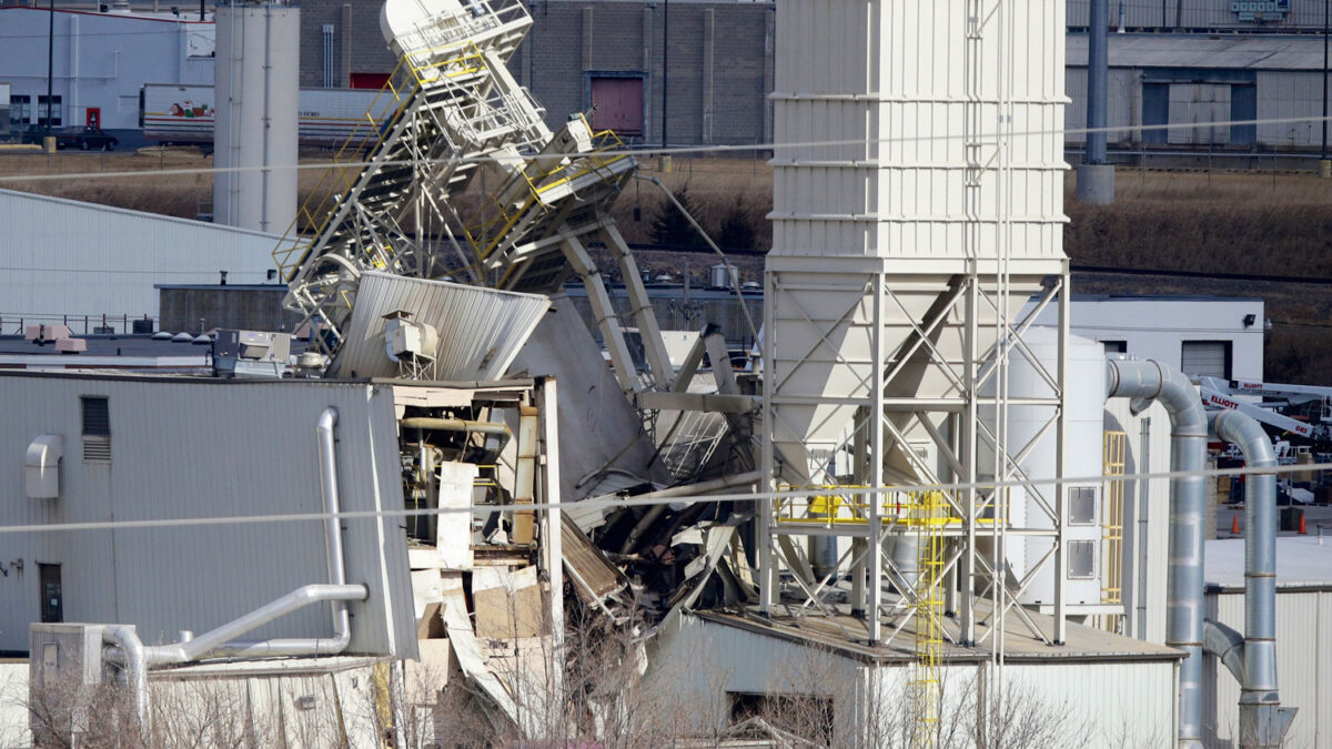 Dos trabajadores muertos y 17 heridos en la explosión de una planta procesadora en Nebraska