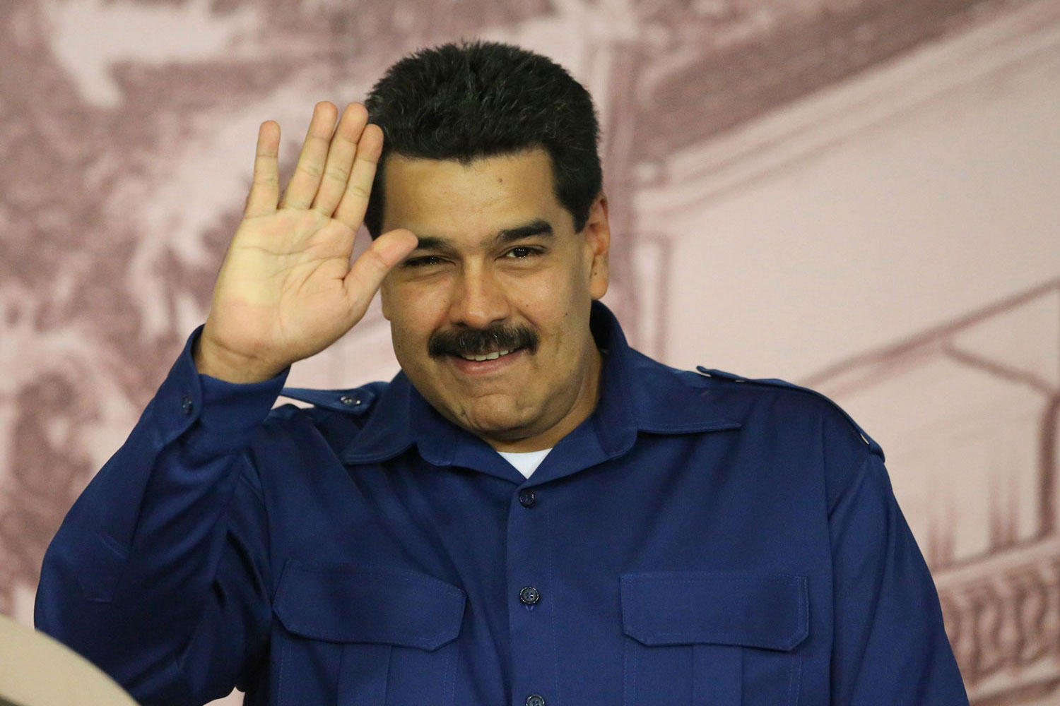 Dimiten todos los ministros de Nicolás Maduro para «facilitar la renovación del Gobierno»