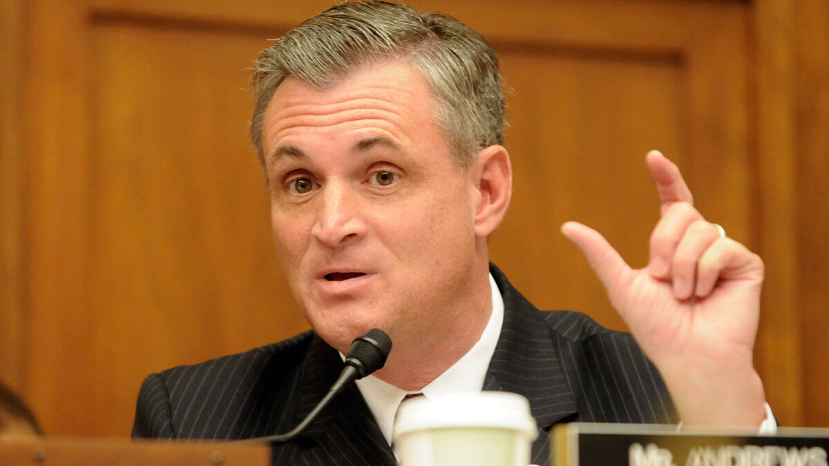 Renuncia el congresista Robert E. Andrews tras más de 600 proyectos de ley no aprobados