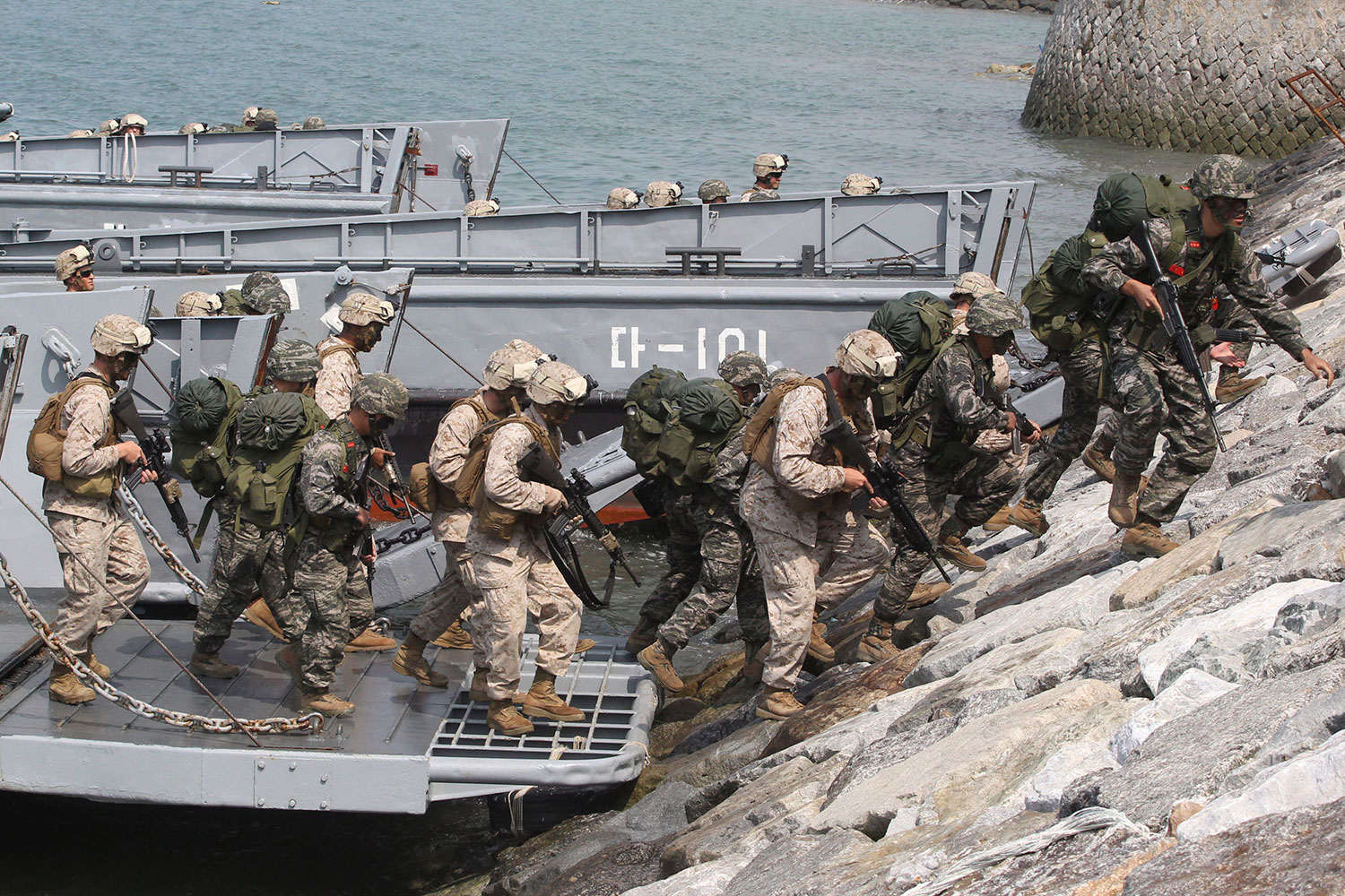 Maniobras militares de EEUU y Seúl elevan la tensión en la península coreana.