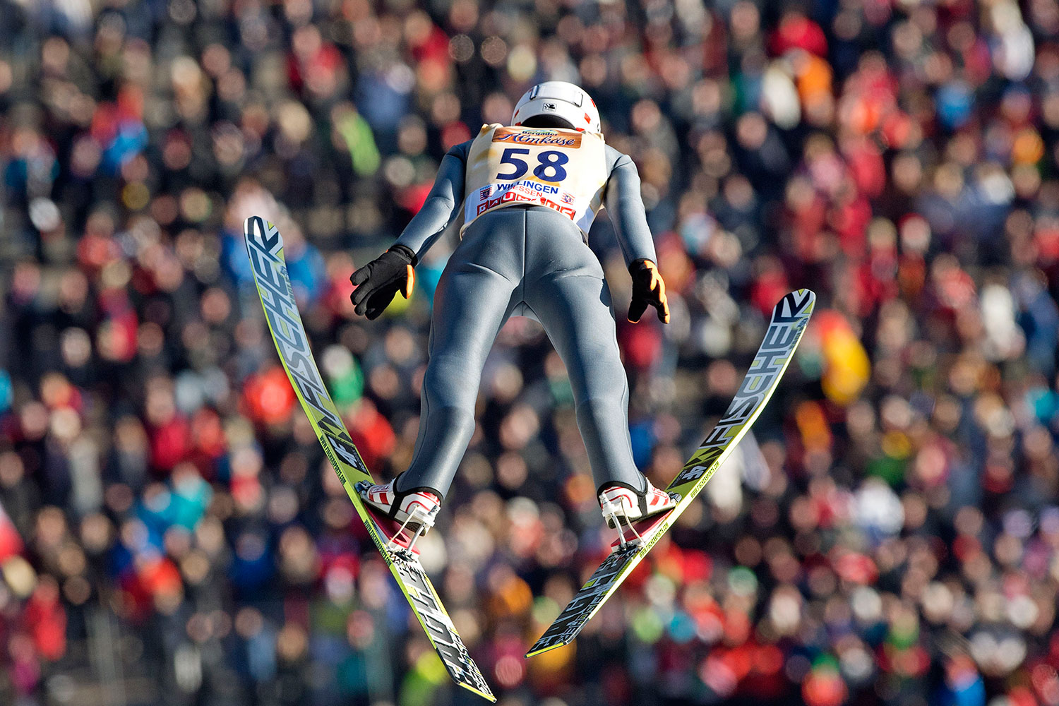 Kamil Stoch se proclama Campeón del Mundo de saltos de esquí en Alemania