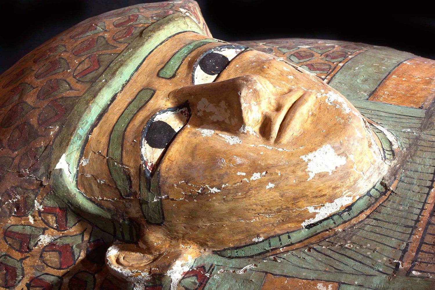 Descubren el ataúd de una momia que data del año 1.600 a.C