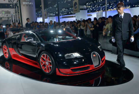 La marca Bugatti vende un Veyron por 2,13 millones de euros.
