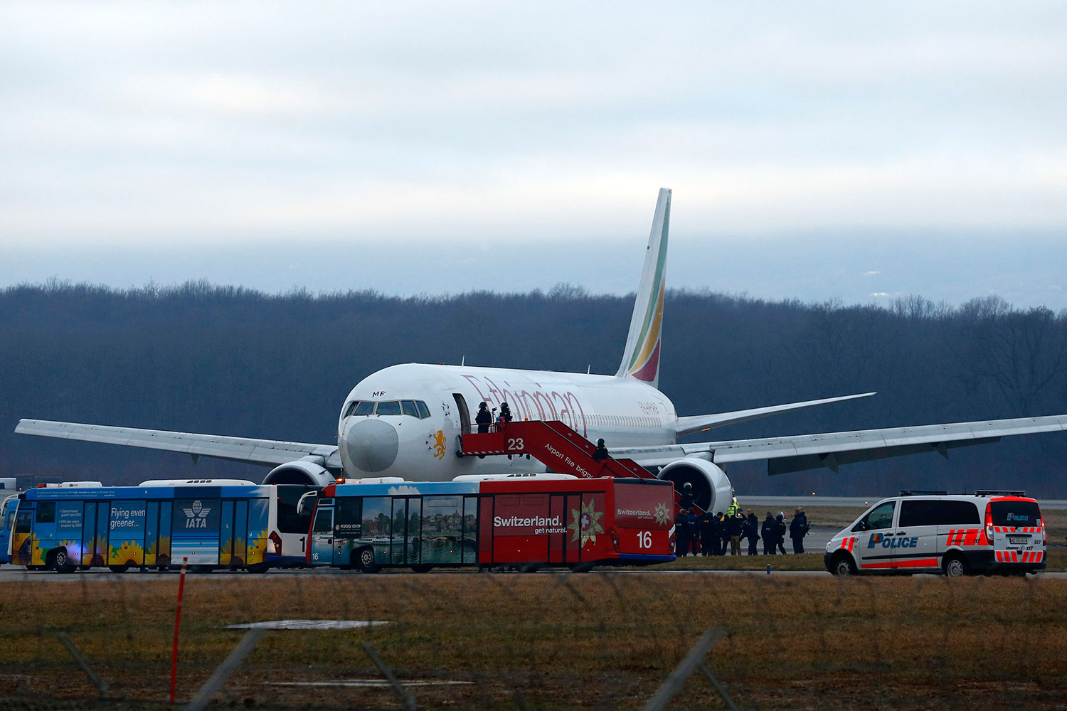 Copiloto de un avión etíope secuestra un vuelo y lo desvía a Ginebra para pedir asilo político