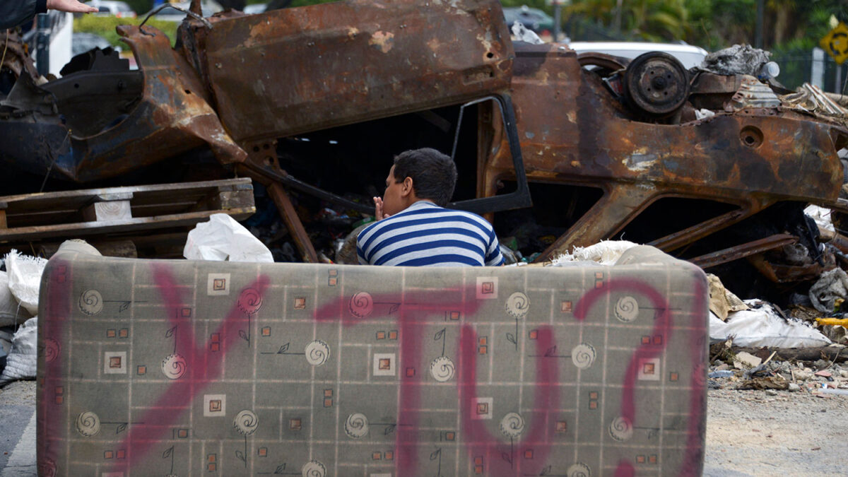 Oposición versus Insurrección