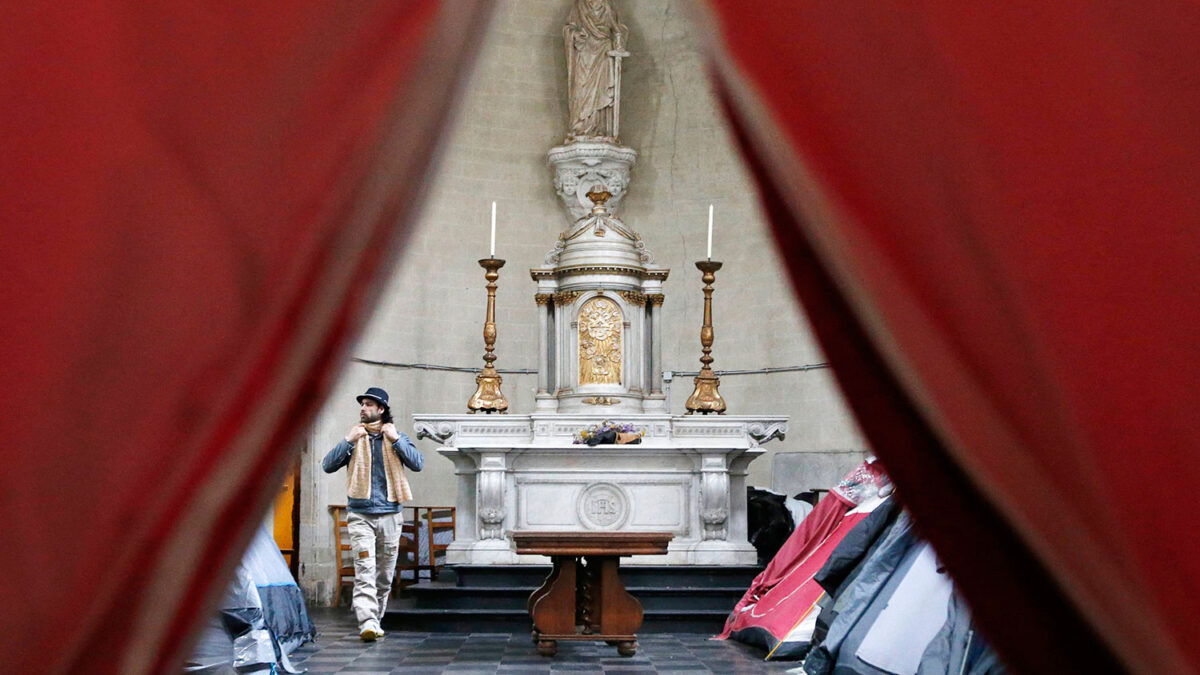 Familias afganas ocupan la iglesia de Béguinage mientras se resuelve su solicitud de asilo