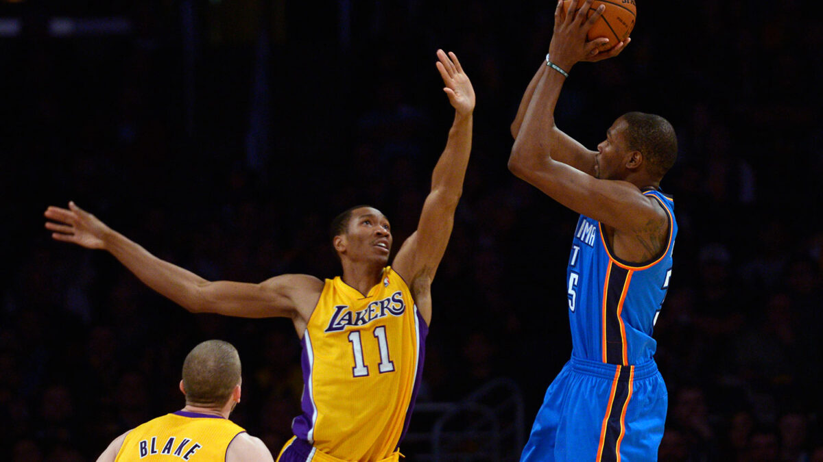 Continúa la mala racha de los Lakers que caen ante el Oklahoma City Thunder (103-107)