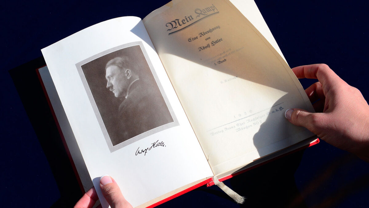 Las copias del «Mein Kampf» de A. Hitler firmadas por el autor son subastadas por más de 47.000