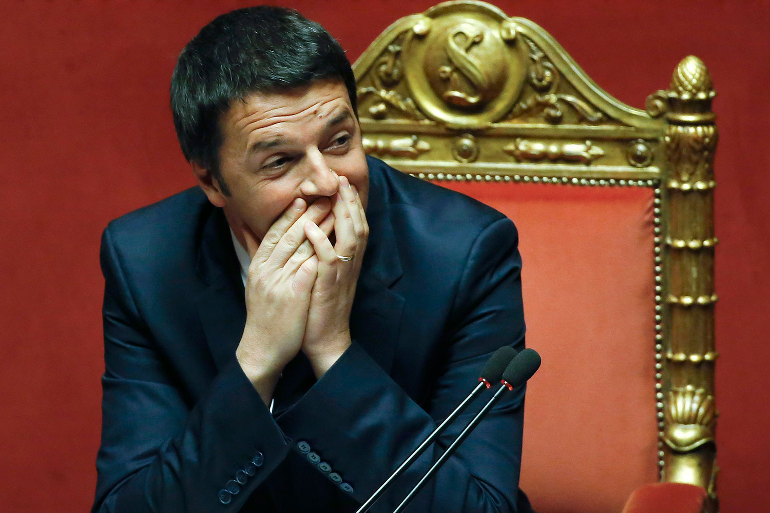 El primer ministro italiano, Matteo Renzi, insiste en eliminar el Senado