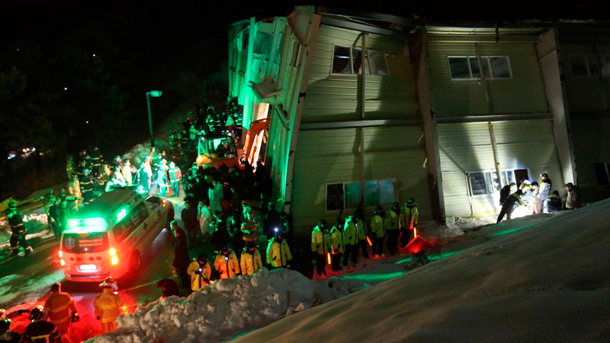 Mueren ocho estudiantes al derrumbarse el techo de un auditorio en Gyeongju, Corea del Sur