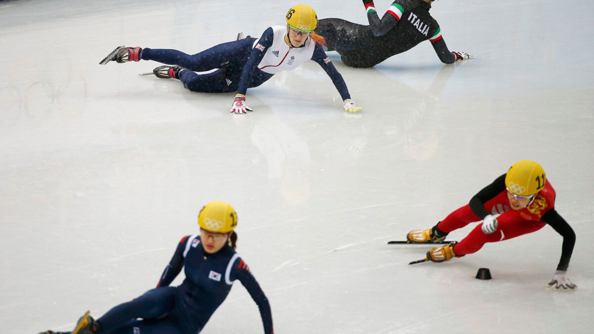 Li Jianrou consigue el oro en los 500 metros de patinaje de velocidad
