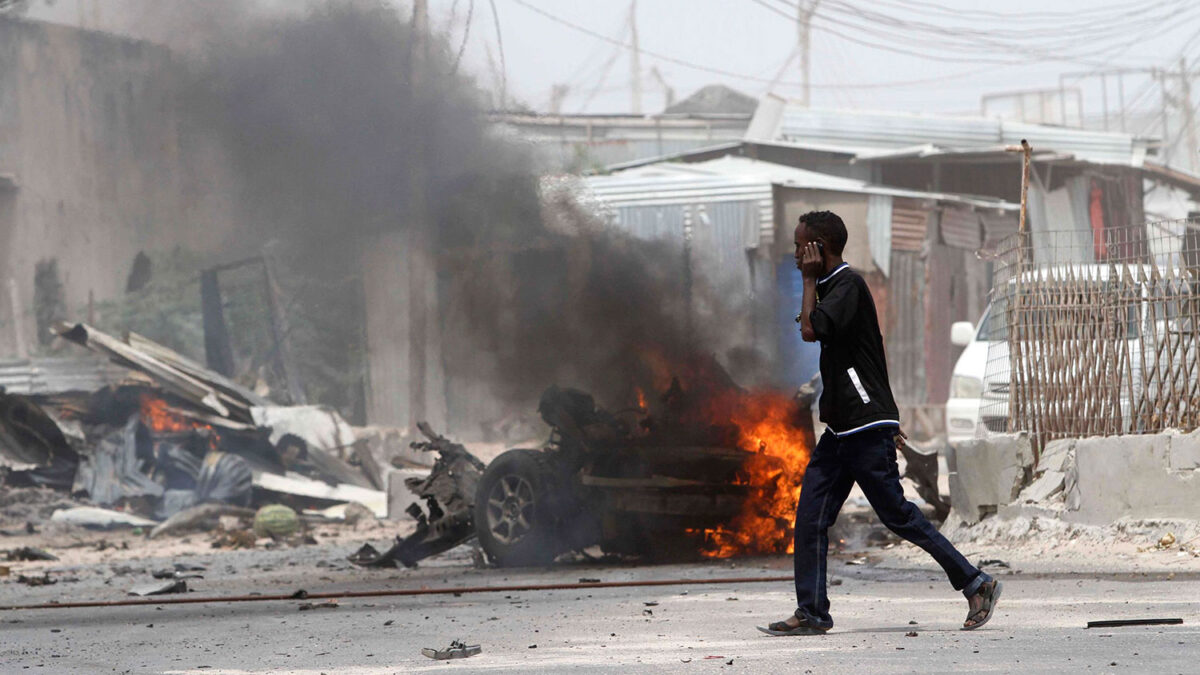 Un atentado en las puertas del aeropuerto de Mogadiscio deja 7 muertos y decenas de heridos