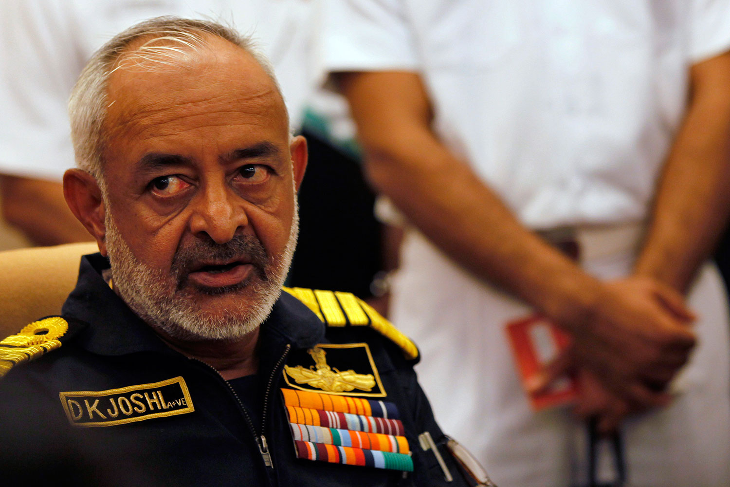 Dimite el Jefe de la Armada india, DK Joshi, tras el accidente del submarino militar