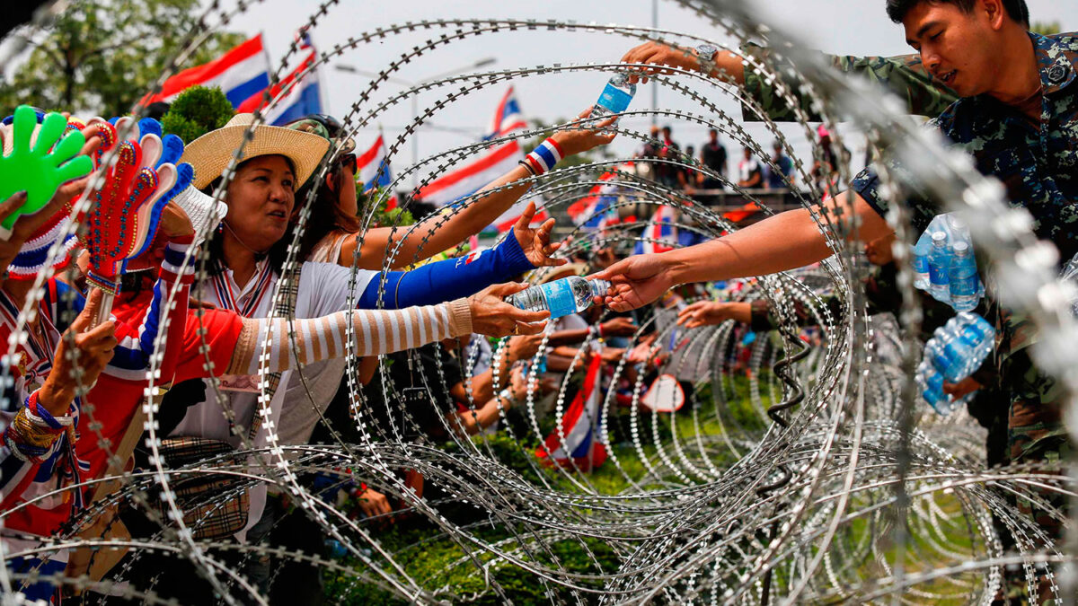 Al menos 5 personas han muerto y 70 han resultado heridas en las manifestaciones de Bangkok