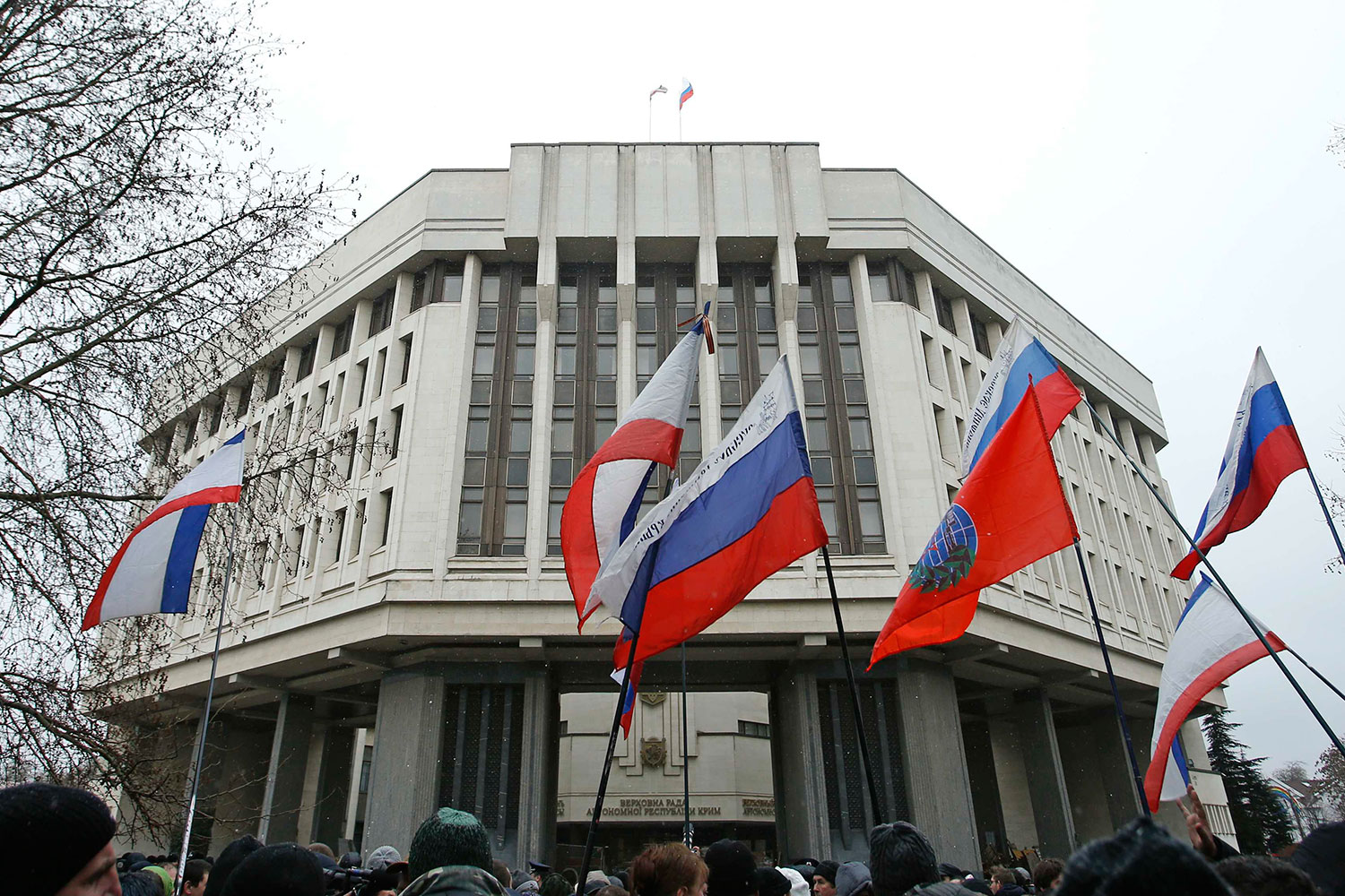 Reaparece Víktor Yanukóvich pidiendo asilo a Rusia