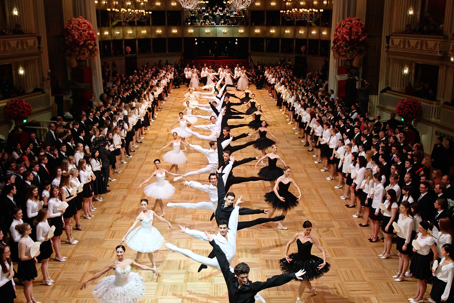 La Ópera de Viena celebra su tradicional baile con motivo del carnaval vienés