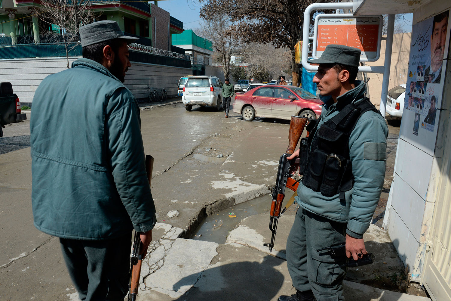 Dos desconocidos disparan en la nuca al periodista sueco, Nils Horner, en Kabul