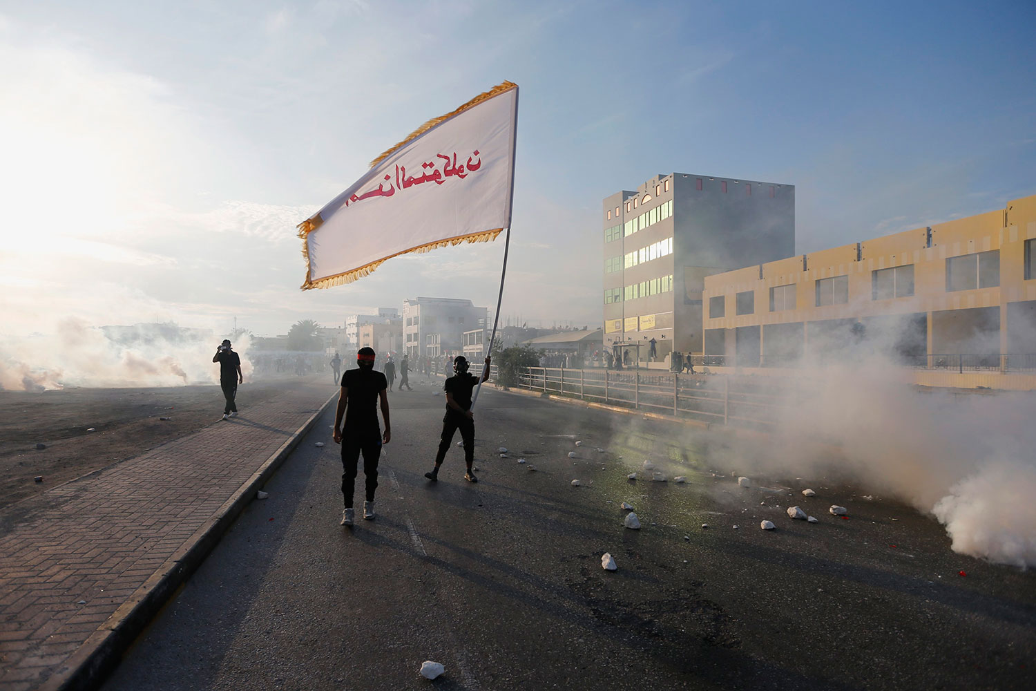 Mueren tres policías en una explosión terrorista en el oeste de Manama