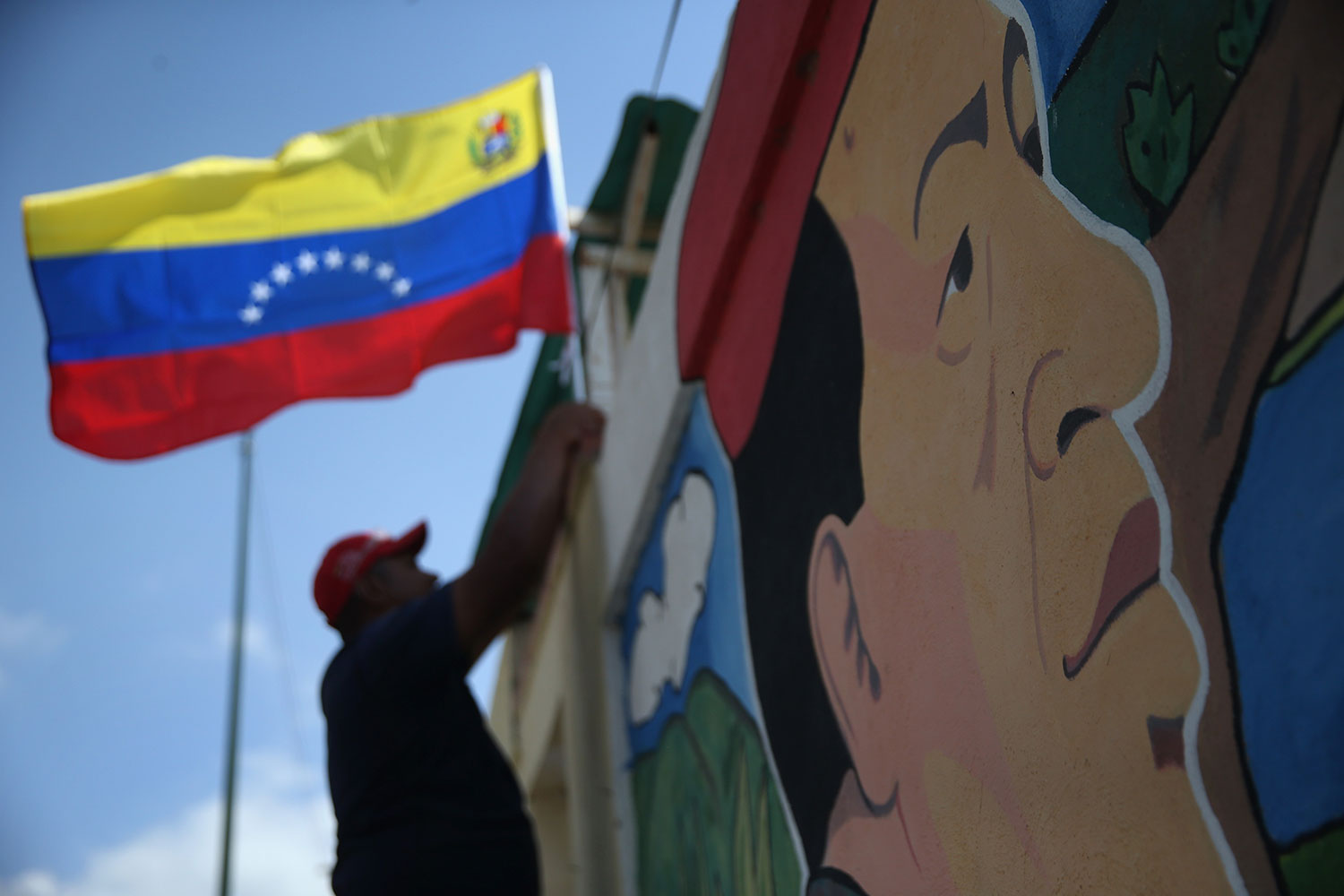 El chavismo celebra el primer aniversario de la muerte de Hugo Chávez en medio de las protestas