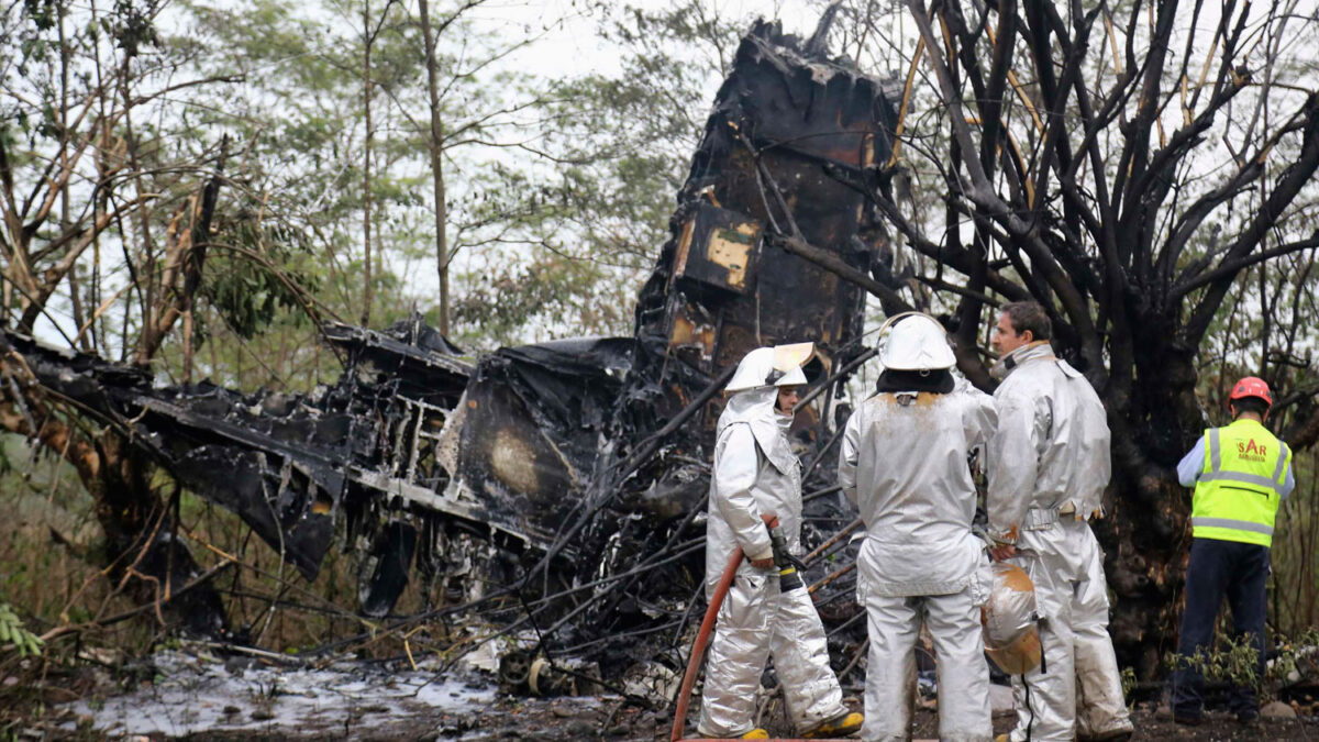 Mueren los cinco ocupantes del avión ambulancia que chocó cerca del aeropuerto de Villavicencio