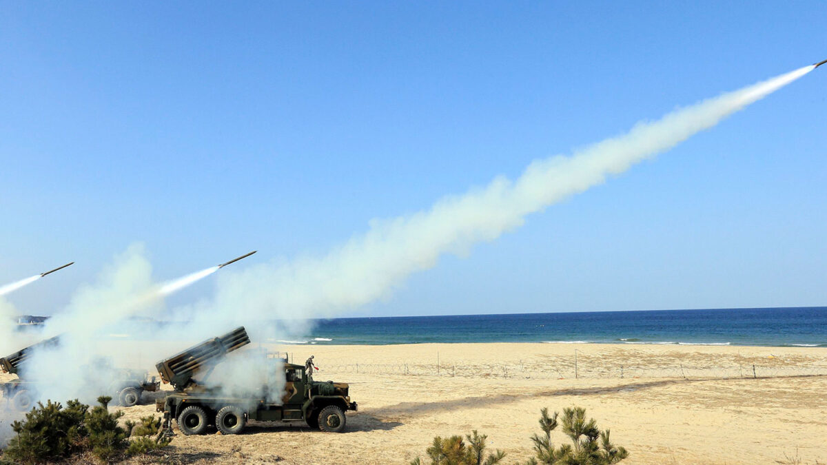 Pyongyang lanza dos misiles de corto alcance al Mar del Este desde su costa oriental