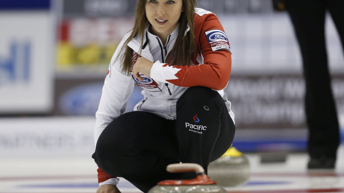 Rachel Homan olvida la humillación de Suiza con victoria ante Dinamarca en el Mundial de Curling