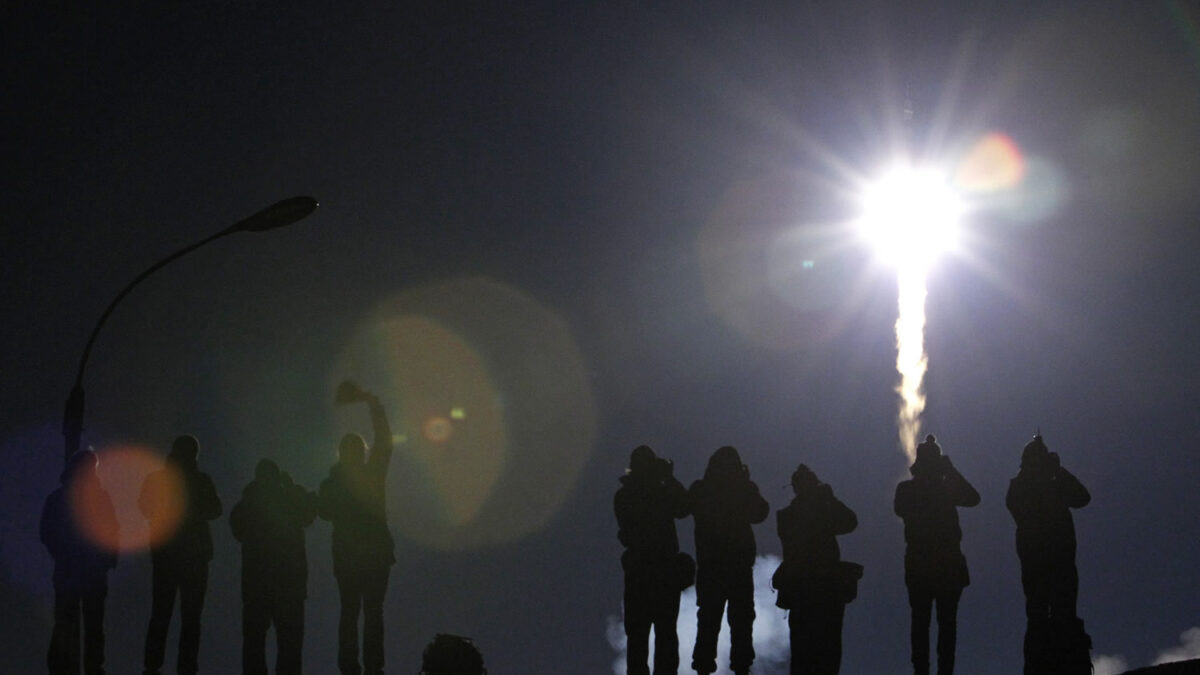 EEUU y Rusia despegan en una misión espacial