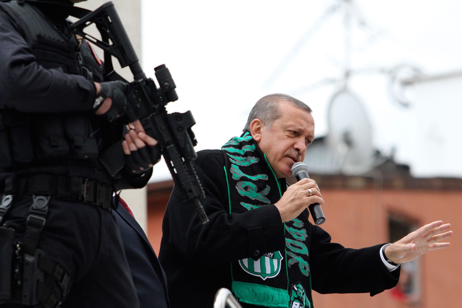 Recep Tayyip Erdogan cumple su promesa y bloquea Twitter