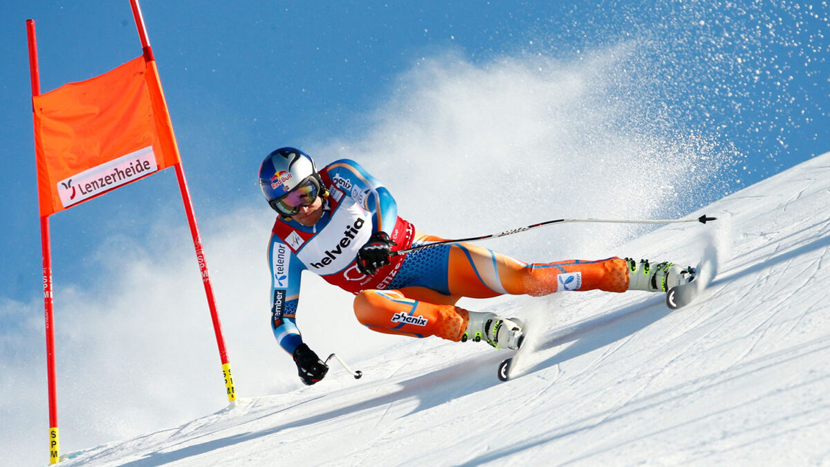 Svindal gana la Copa del Mundo de Esquí Alpino tras la victoria de la última carrera de Mayer