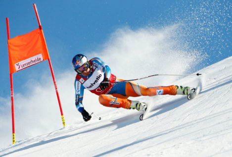 Svindal gana la Copa del Mundo de Esquí Alpino tras la victoria de la última carrera de Mayer