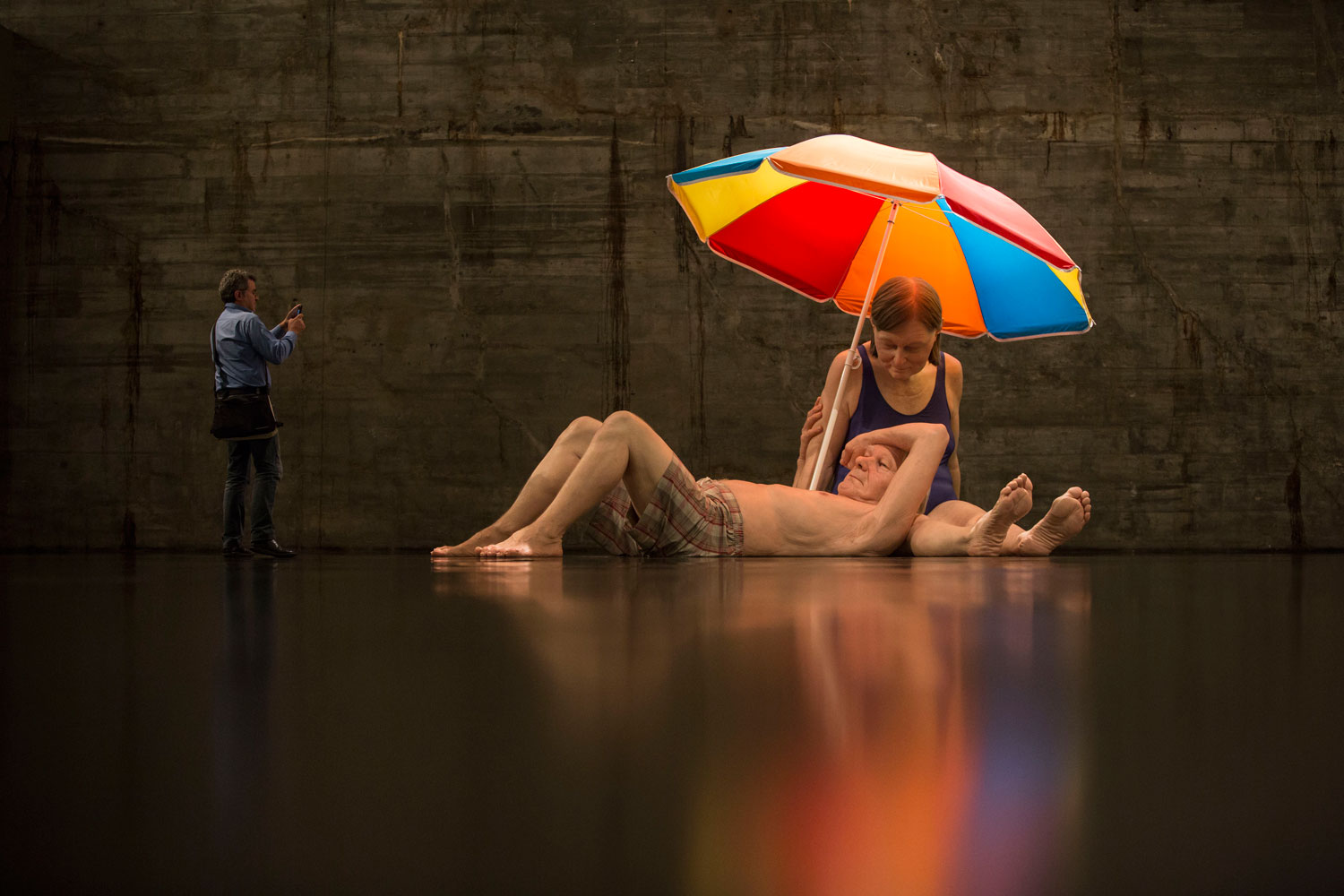 El hiperrealismo de Ron Mueck llegan al Museo de Arte Moderno de Río de Janeiro