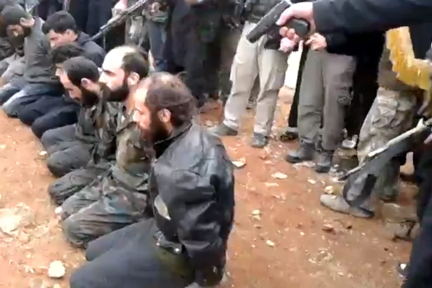 Islamistas ejecutan en Siria a más de una decena de soldados que custodiaban un hospital