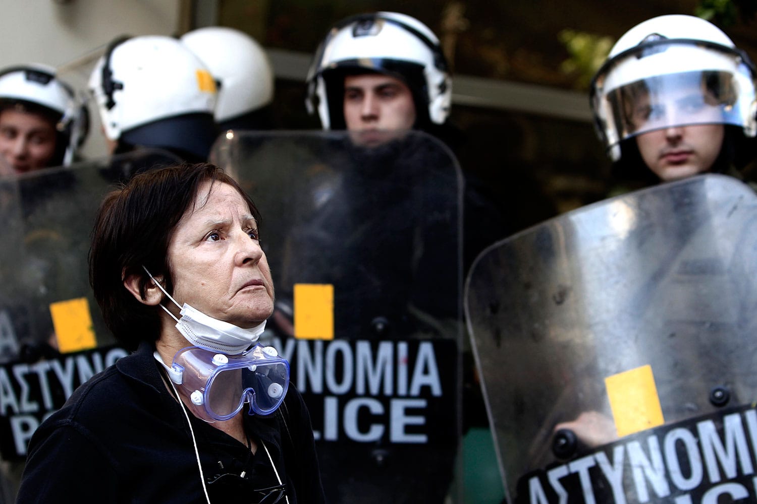 Trabajadores del sector público heleno protestan contra los planes de privatización