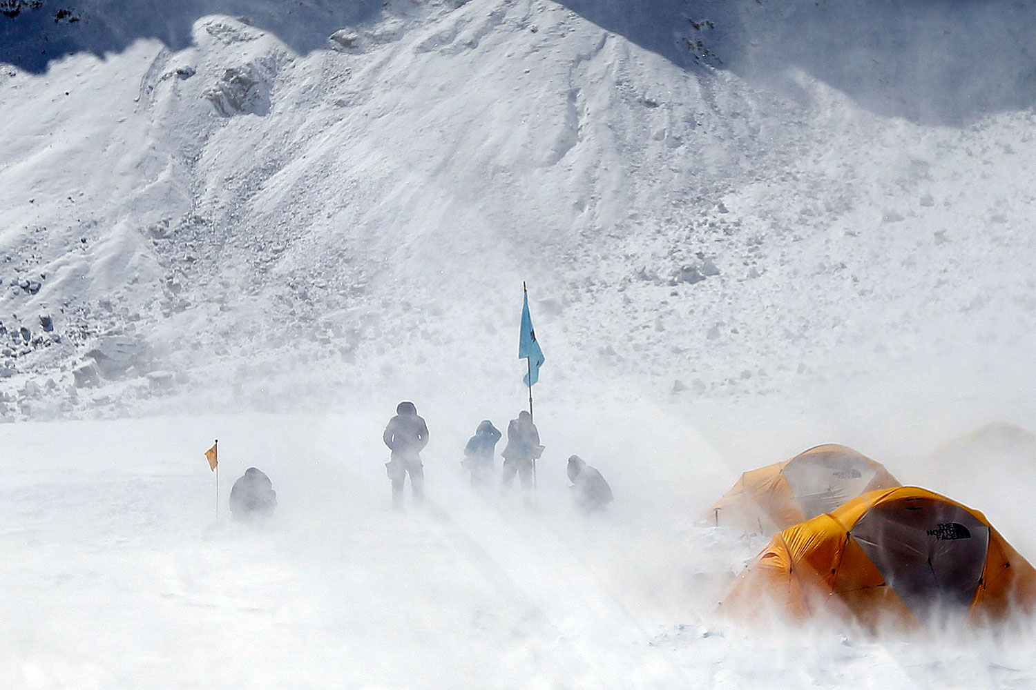Greenpeace crea la «República Glaciar» en los glaciares chilenos para reclamar su proetección