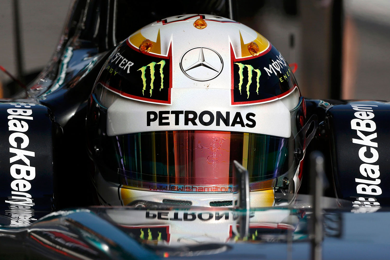 Hamilton domina la segunda sesión de los entrenamientos libres del GP de Australia