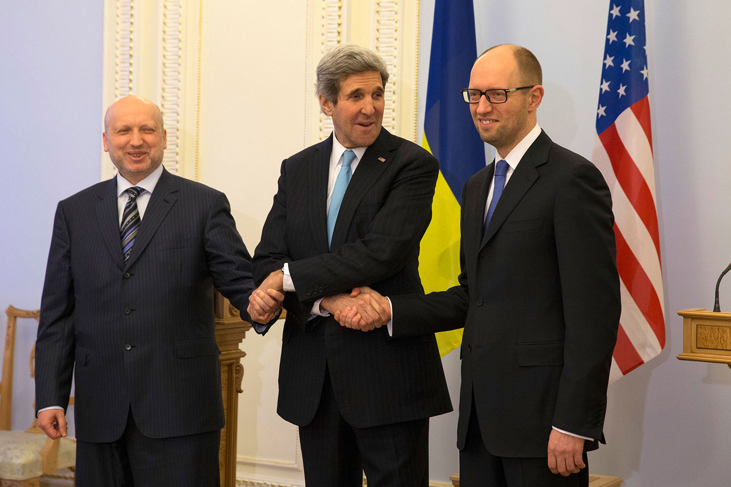 John Kerry anuncia la concesión de un crédito de más de 720 millones de euros a Ucrania