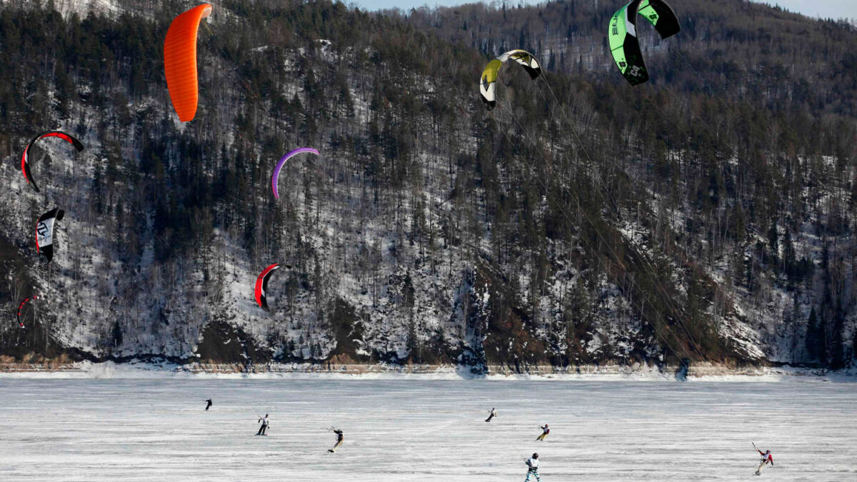 Competición de Kite sobre el río Yenisei