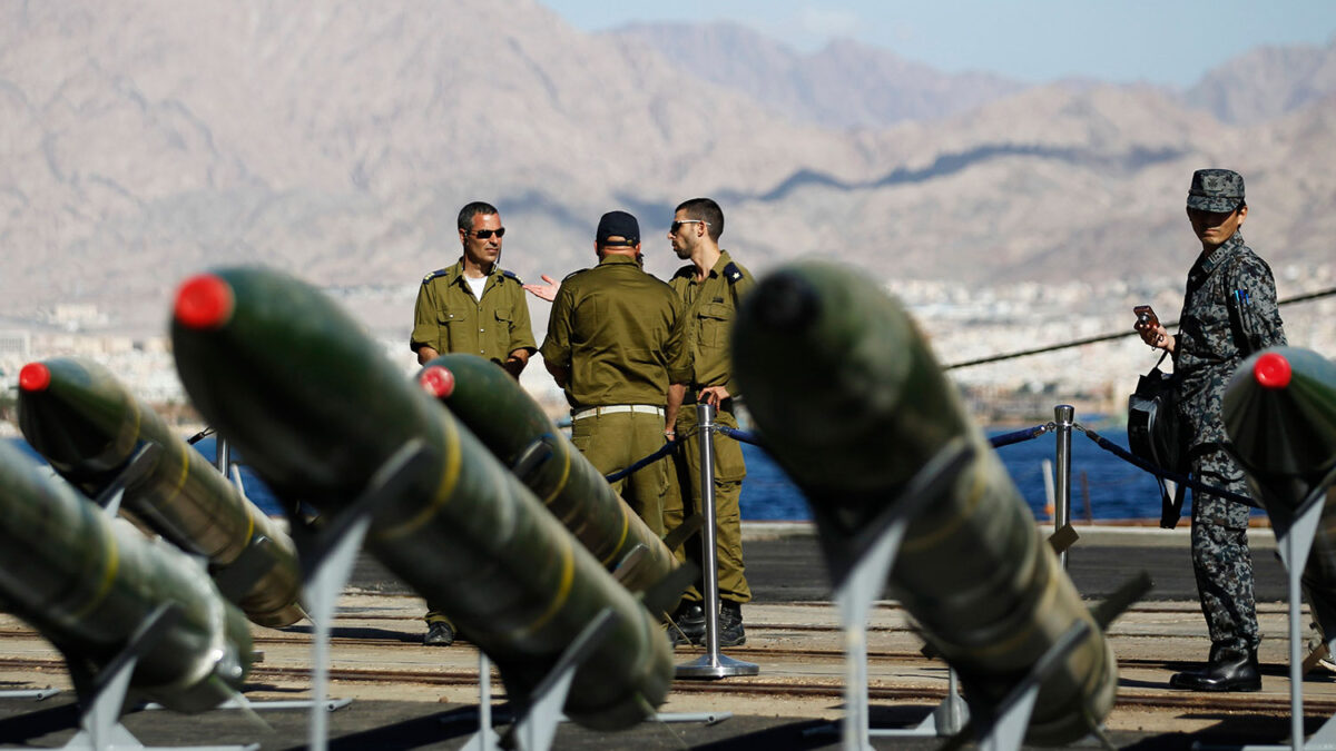Completan la descarga del barco con armamento iraní interceptado por Israel en el Mar Rojo