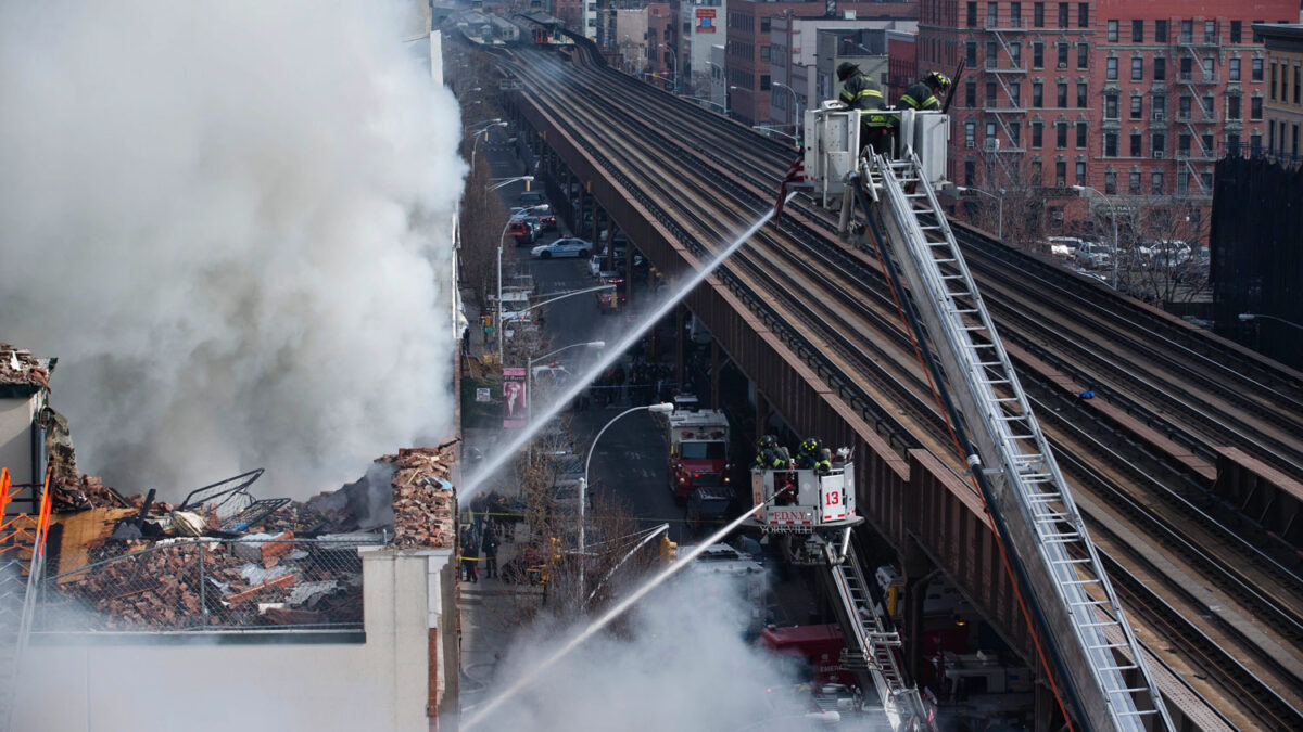 Se derrumba un edificio en Manhattan tras una explosión en el barrio de Harlem