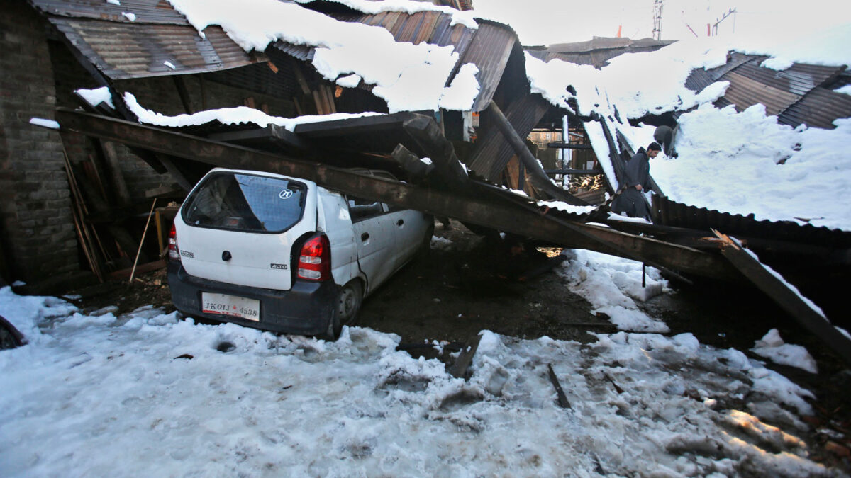 14 muertos tras las intentas nevadas en Cachemira