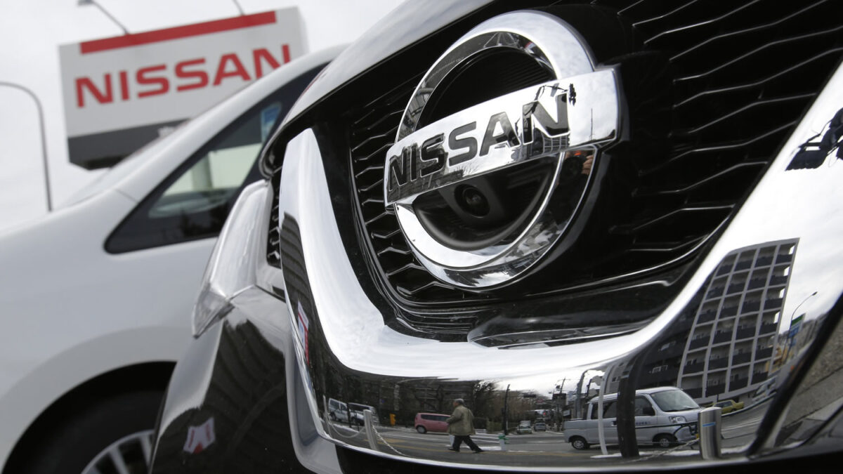 Nissan llama a revisión a un millón de automóviles en Estados Unidos por un fallo en el airbag