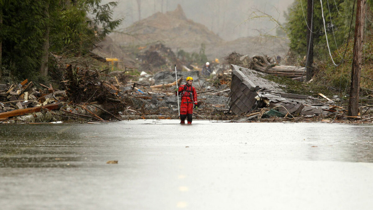 25 muertos y 90 desparecidos, una semana después del desprendimiento de tierras en Washington.