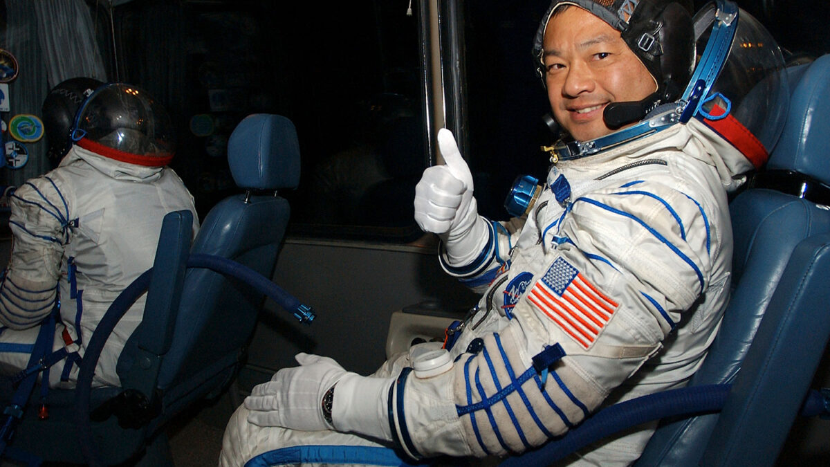 El astronauta de la NASA, Leroy Chiao, asegura haber visto un ovni