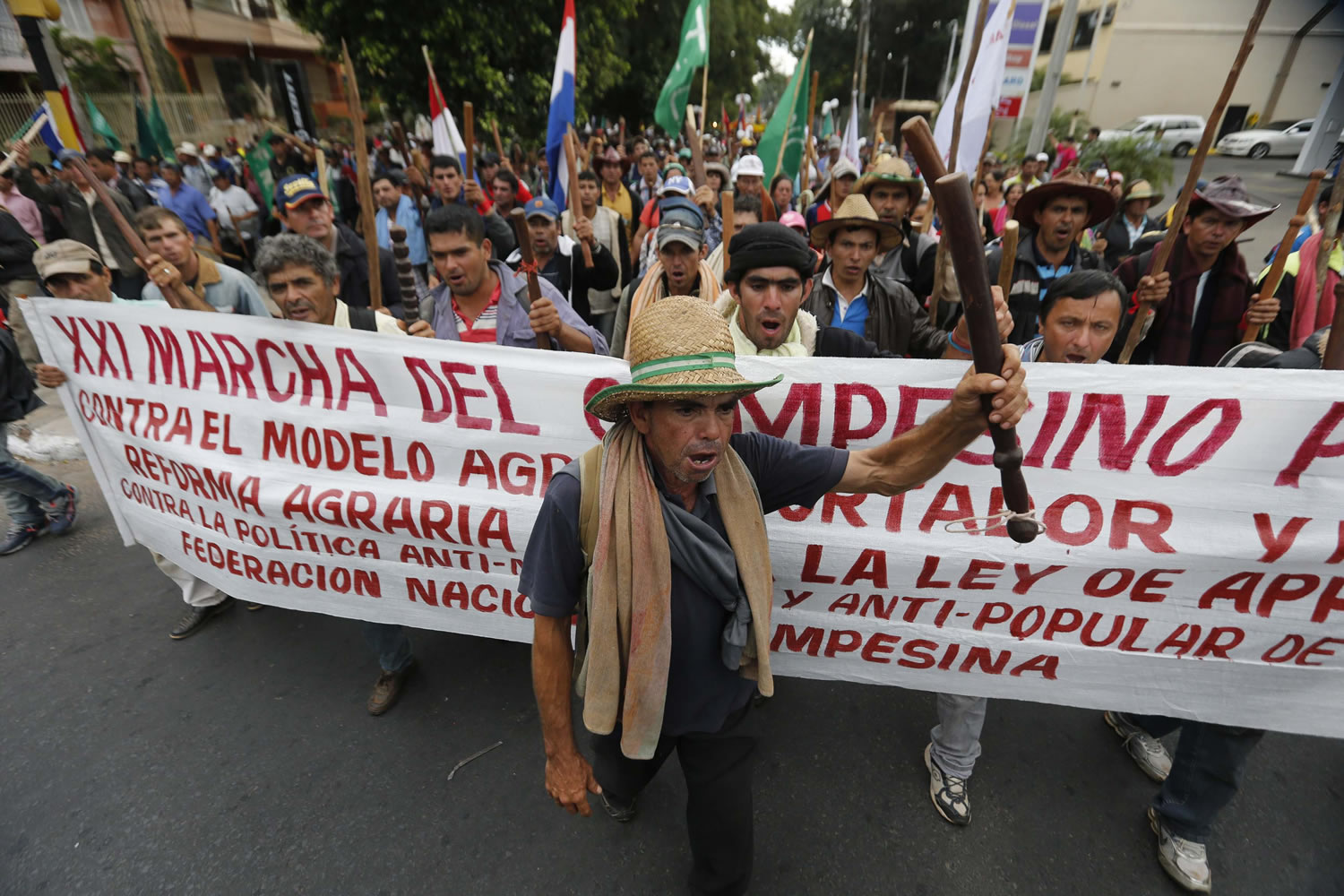 Huelga general en Paraguay contra la privatización de los servicios públicos