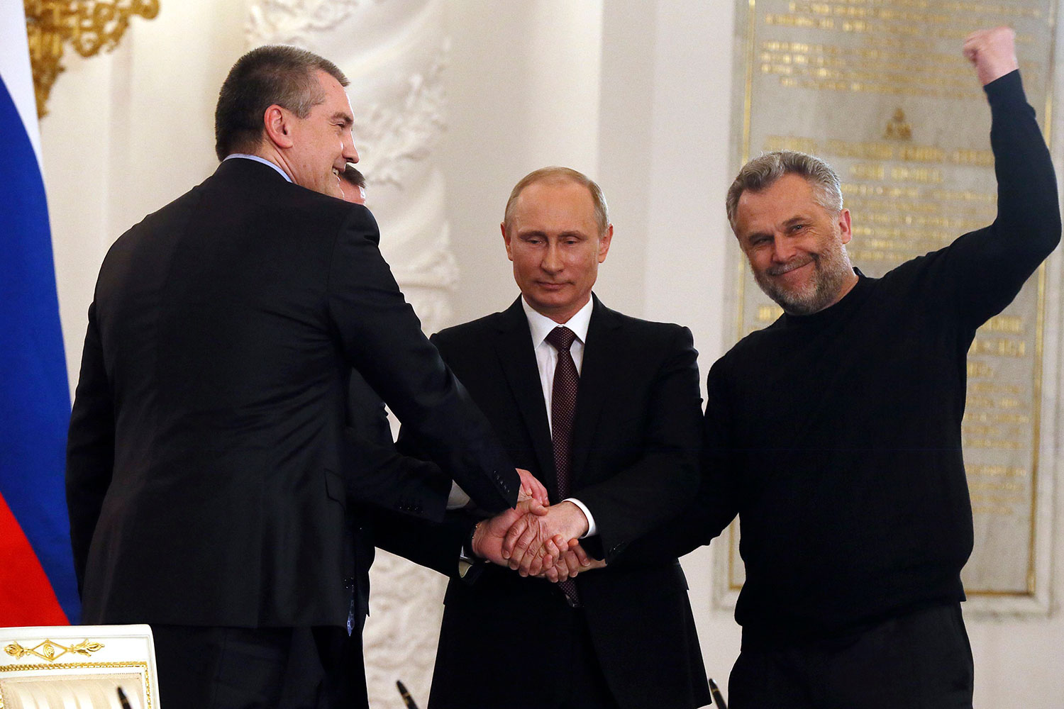 Putin y los líderes de Crimea y Sebastopol firman el tratado de anexión