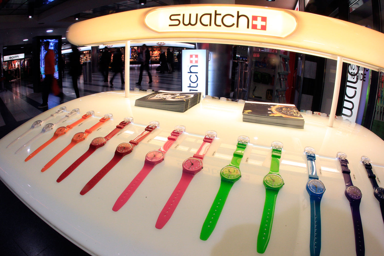 Swatch demanda a Target por vender imitaciones de sus relojes
