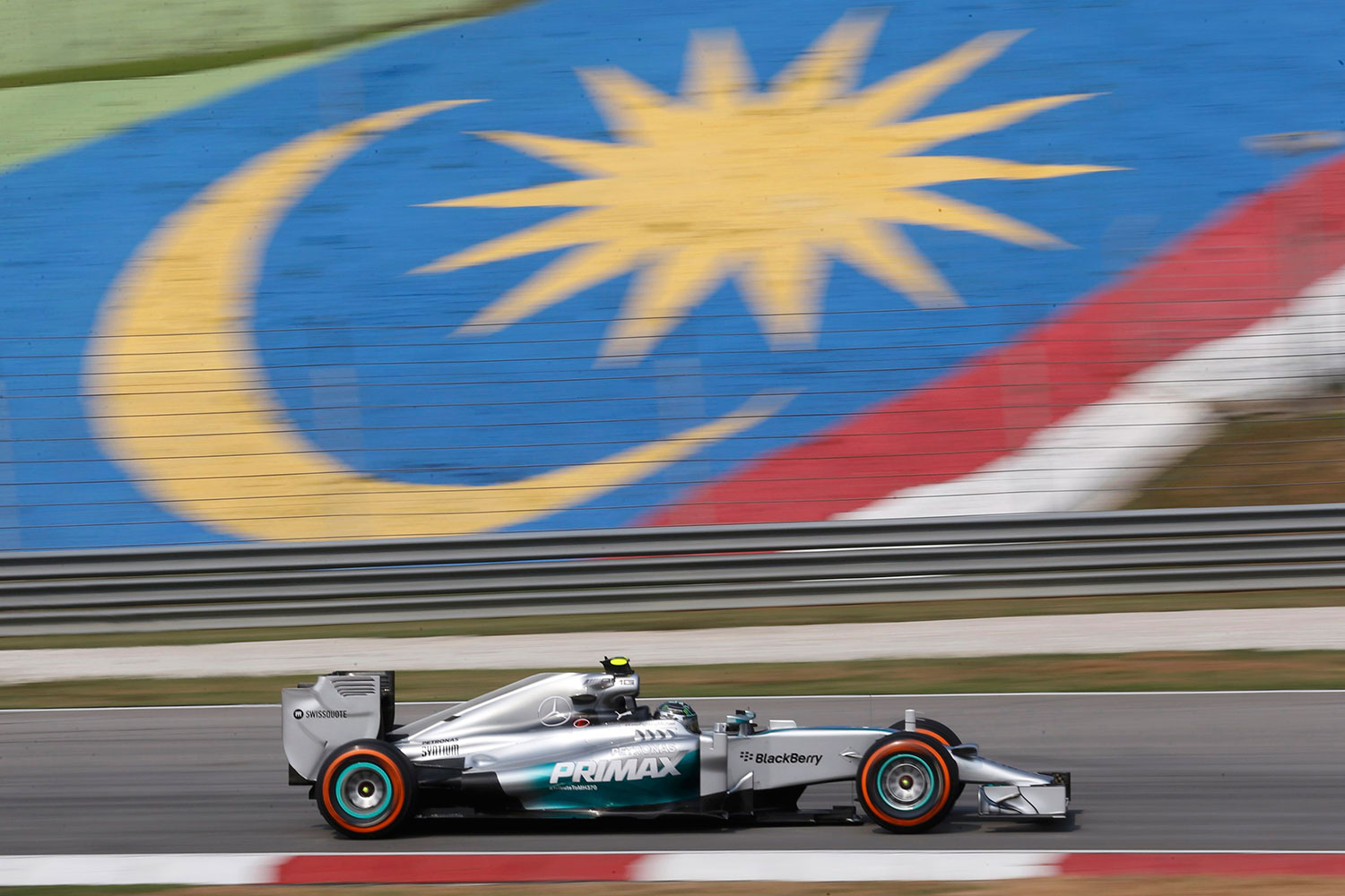 Nico Rosberg ha sido el más rápido en los entrenamientos de Sepang