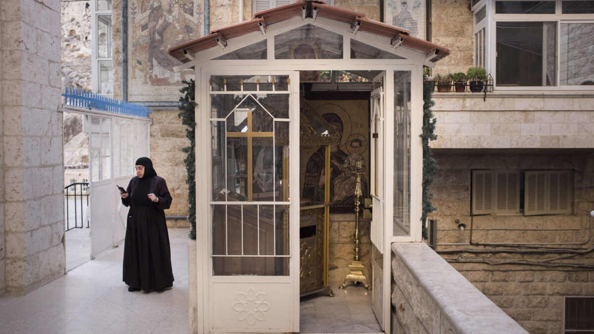 Se retrasa la liberación de las 12 monjas secuestradas en Siria