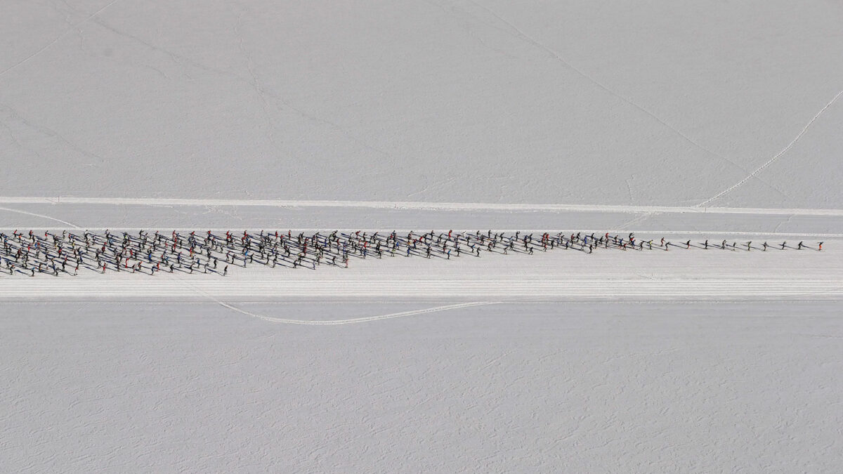 Carrera a través del lago congelado Silsersee