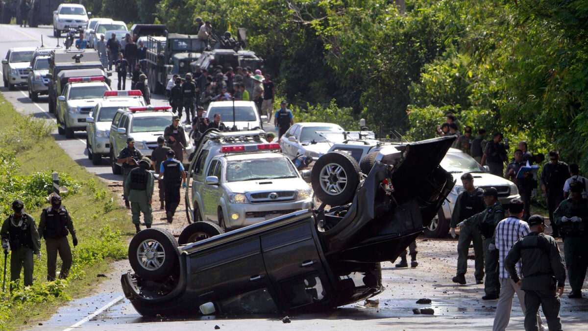 Mueren 2 policías tras la explosión de una bomba en Tailandia